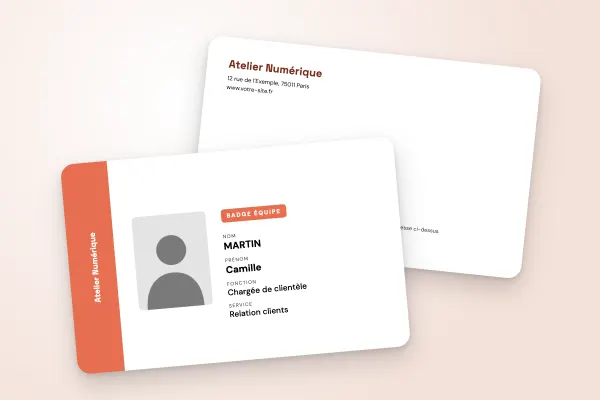 Modèle de badge « Atelier Numérique » (entreprises et administrations, bande latérale, corail) : recto et verso